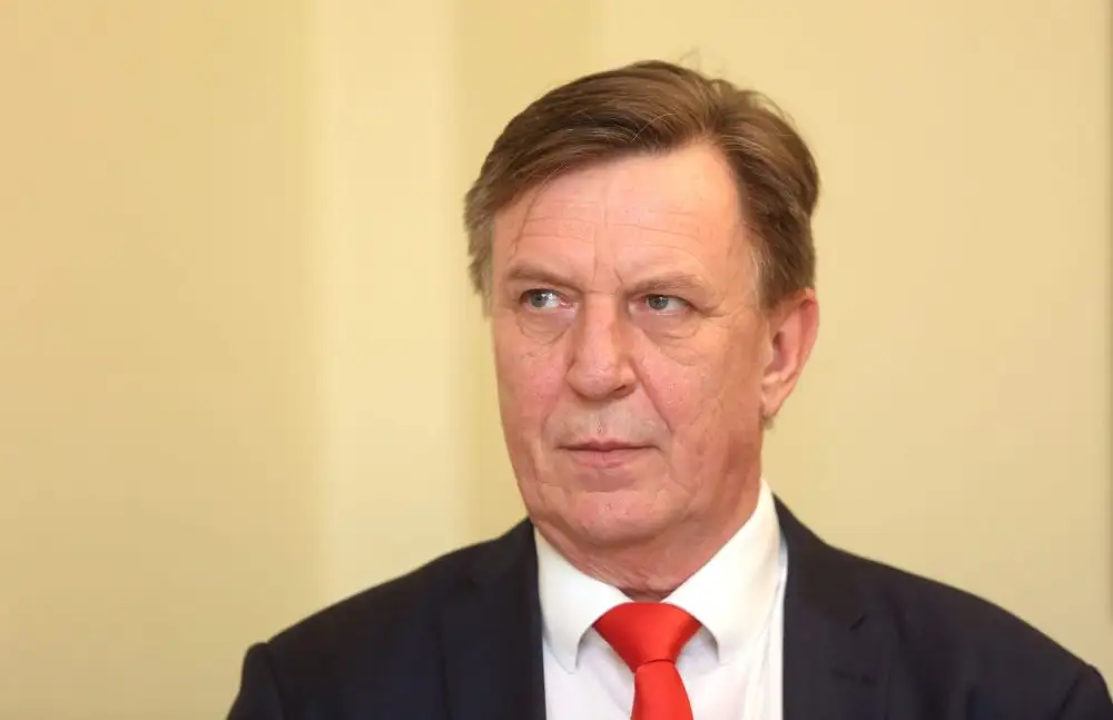 Kučinskis pirmdien sasaucis Krīzes vadības sēdi par vētras seku novēršanu