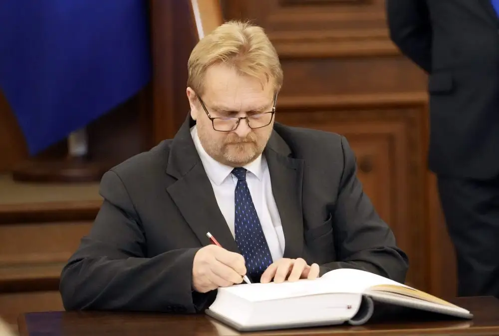Ceļapīteru izslēdz no «Jaunās vienotības» frakcijas