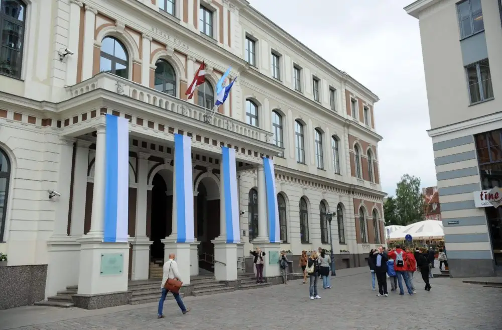 Trīs partiju bloks par koalīcijas izveidi runās ar citām Rīgas domē pārstāvētajām partijām