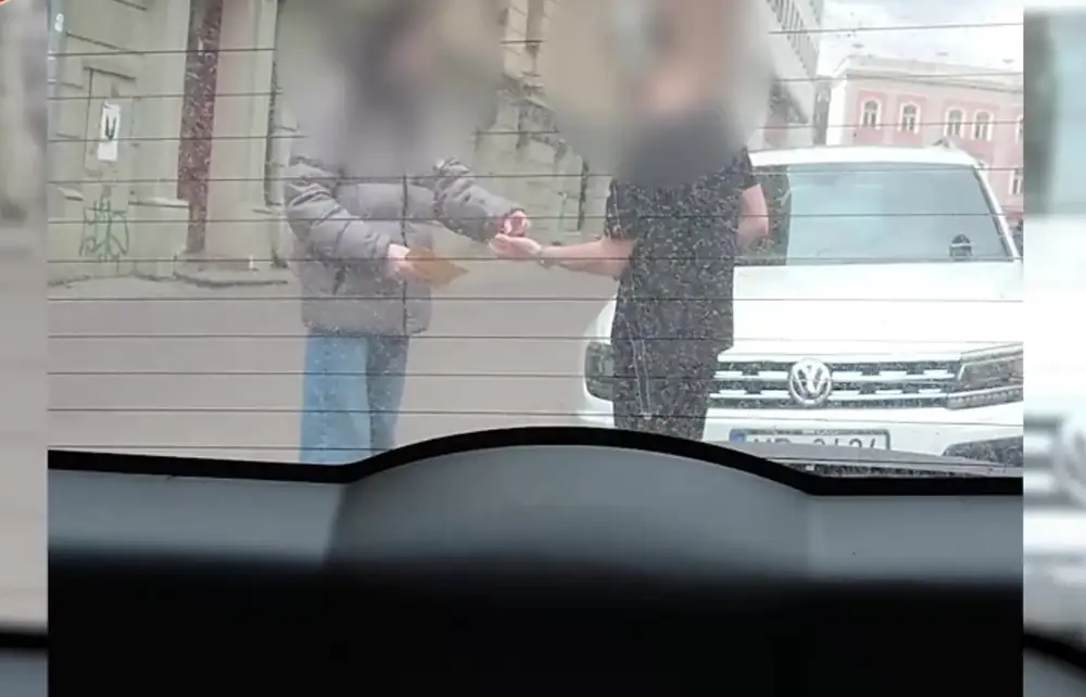 Знание латышского не требуется: в Латвии бандиты нанимали подростков для сбора пожертвований на фиктивные цели