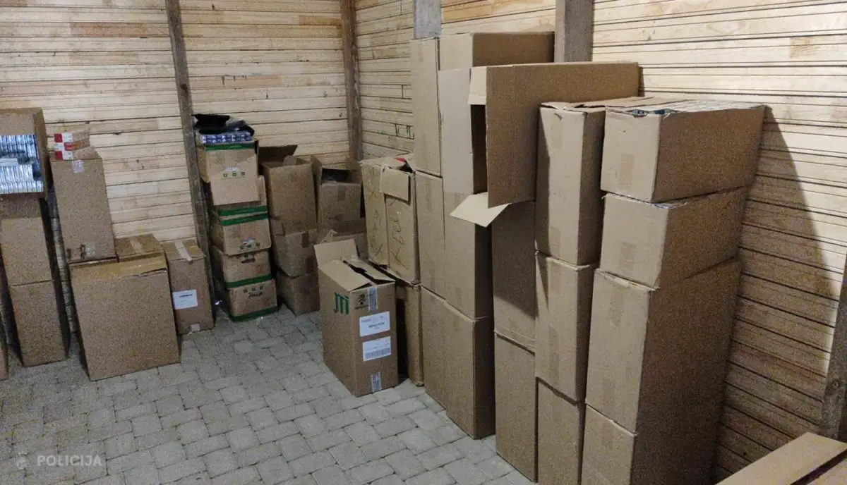 Kravas vilcienā no Baltkrievijas atrod 205 000 kontrabandas cigarešu