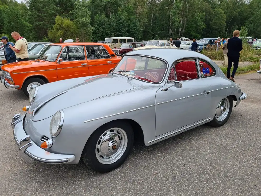 Augusta beigās notiks seno automobiļu salidojums «Retro Jūrmala 2023»