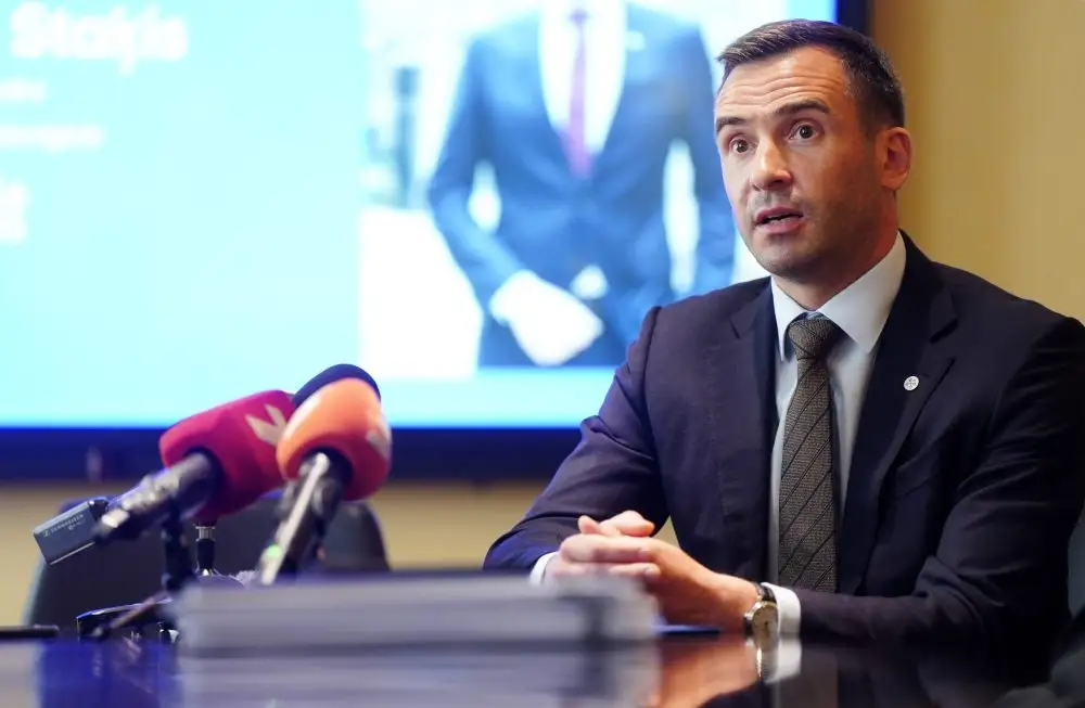 Staķis atkāpjas, jo vairs nevarot uzņemties atbildību par domes lēmumiem
