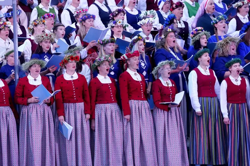 Par Dziesmu un deju svētku padomes priekšsēdētāju ievēlēta kultūras ministre