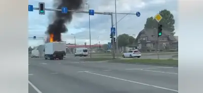 Утром на Краста загорелся грузовик