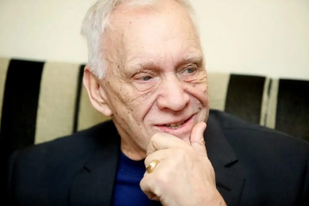 «По карманам!» Миллионер Круминьш удивил Паулса своим подарком
