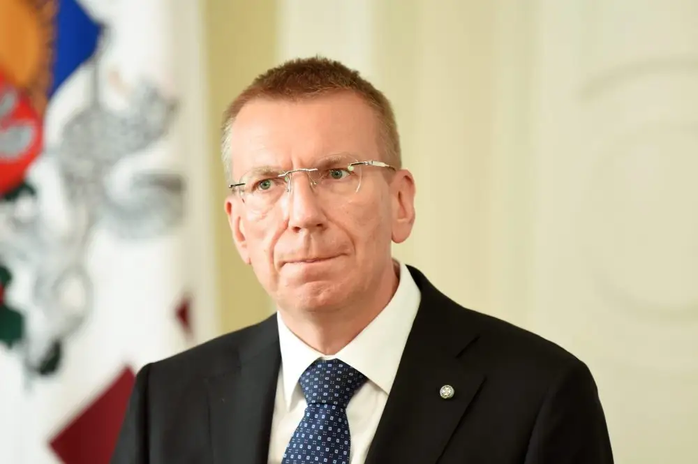 Valsts prezidents: Visi politikā lemjamie jautājumi attiecas uz jauniešiem