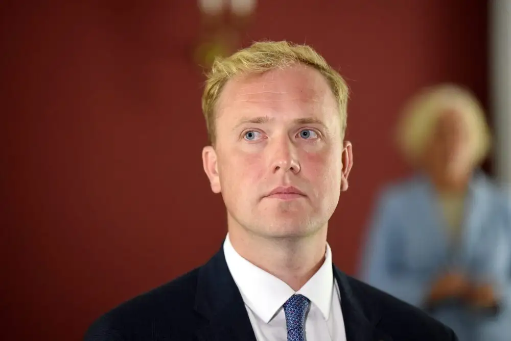 Valainis: Latvijā degvielas cenas patērētājiem nelabvēlīgi svārstās par aptuveni 0,06 eiro