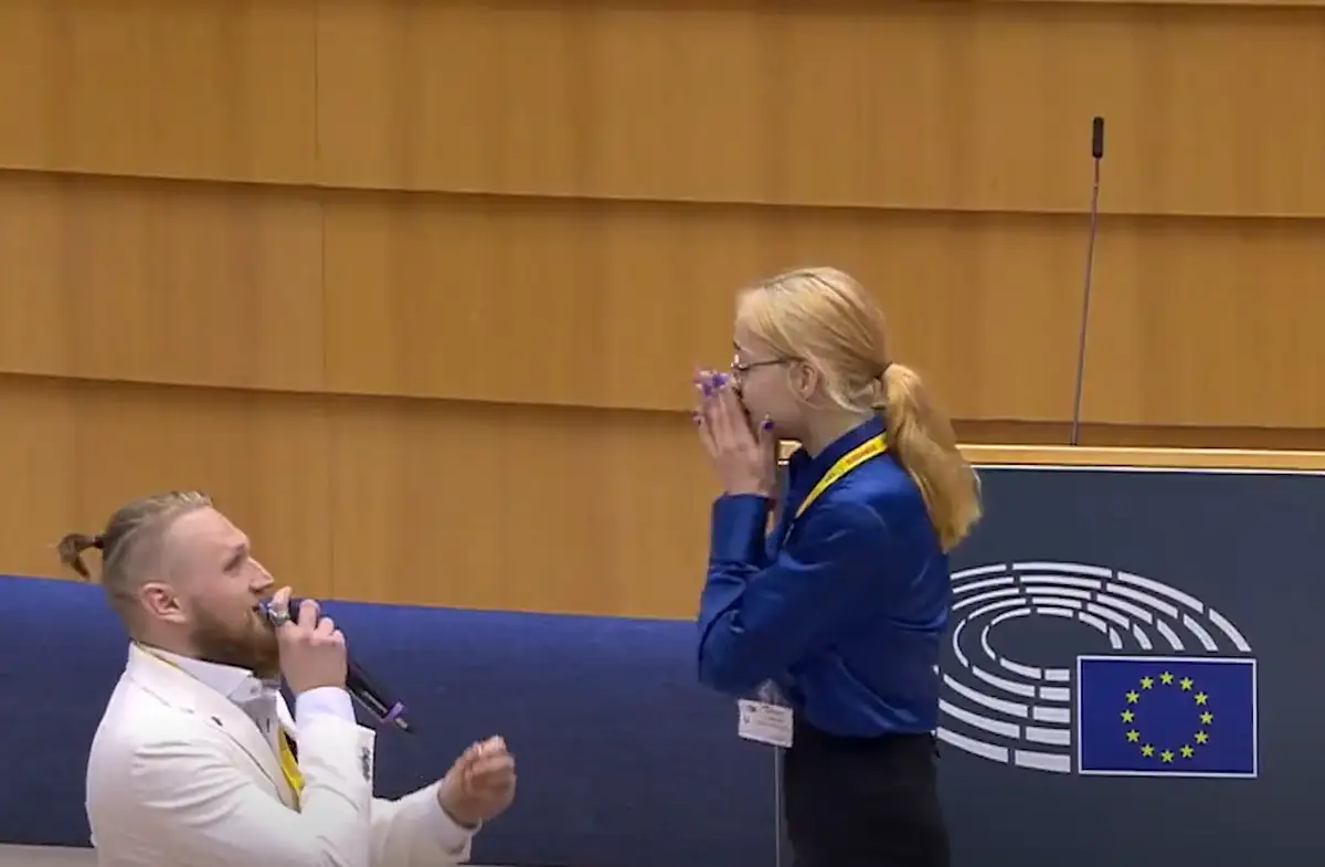 Молодой эстонец использовал Европарламент для предложения своей девушке