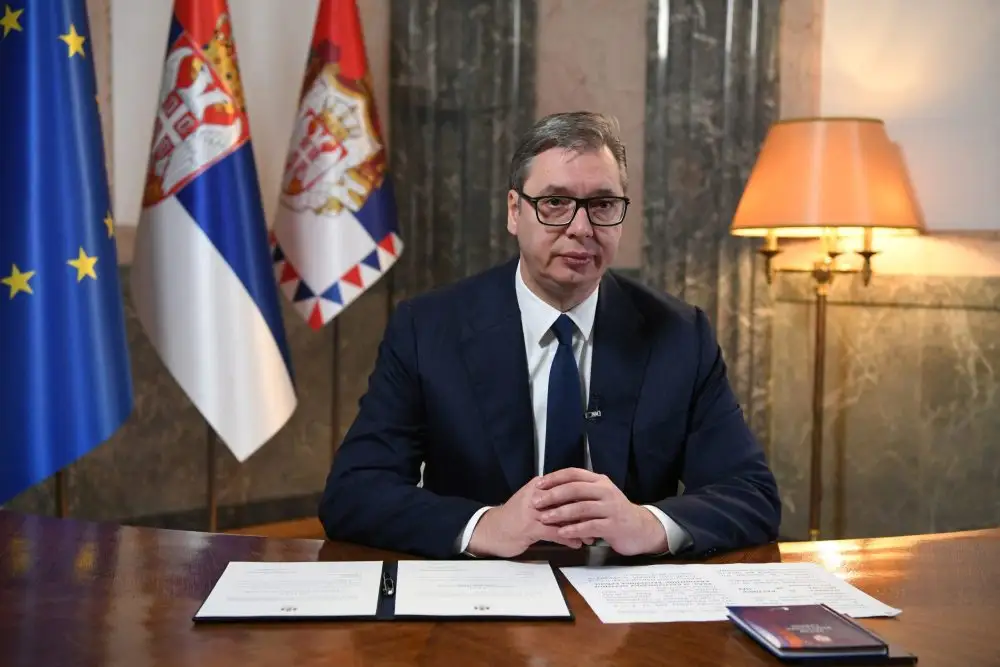 Serbijā izsludina pirmstermiņa parlamenta vēlēšanas