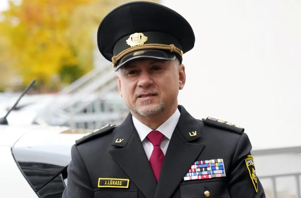 Кирсис поручил оценить действия (или бездействия) начальника Рижской муниципальной полиции