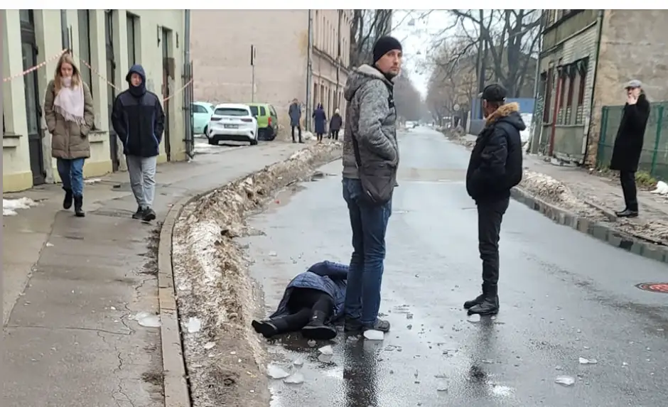 Otrs gadījums nedēļas laikā: Rīgā no ledus cietis vēl viens cilvēks