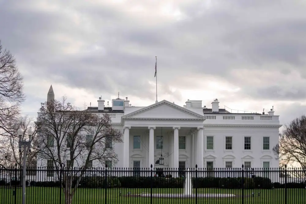 Администрация Трампа ужесточила порядок выдачи грин-карт