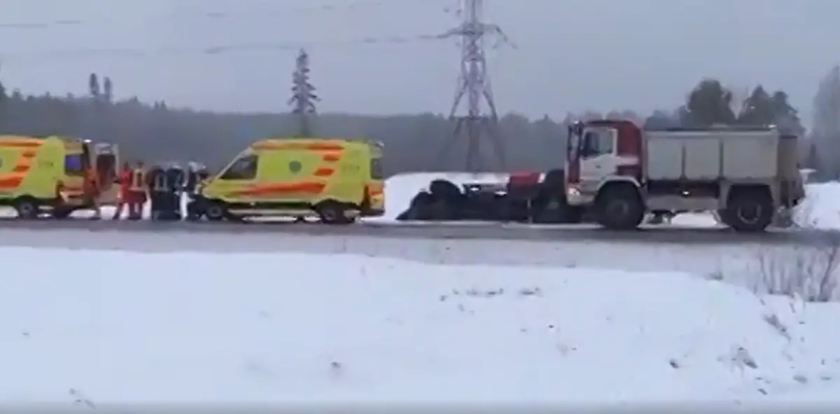 Под Кекавой перевернулась пожарная машина. ВИДЕО