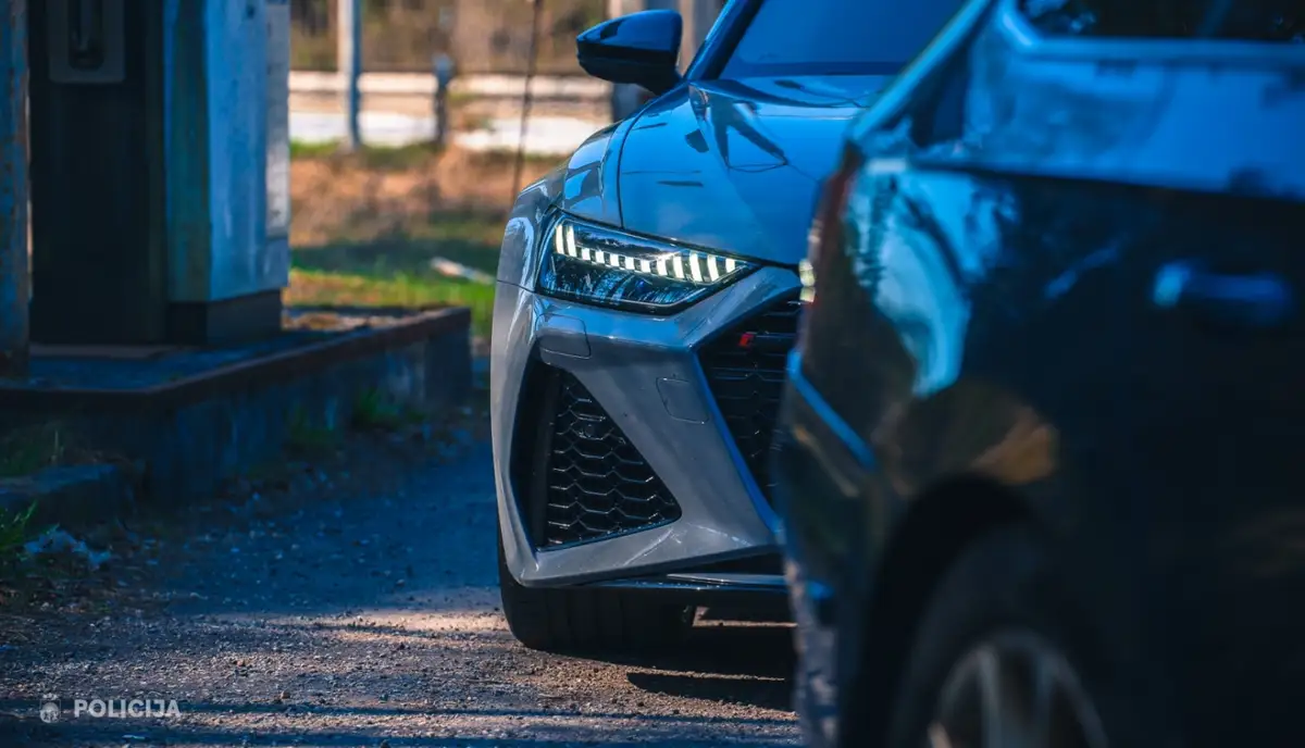 Кому нужен спорткар? Госполиция продает Lamborghini и другие эксклюзивные авто