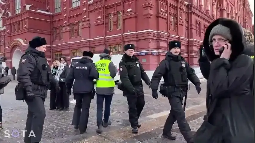 В Москве прошли задержания на акции жен мобилизованных. Большинство задержанных — журналисты