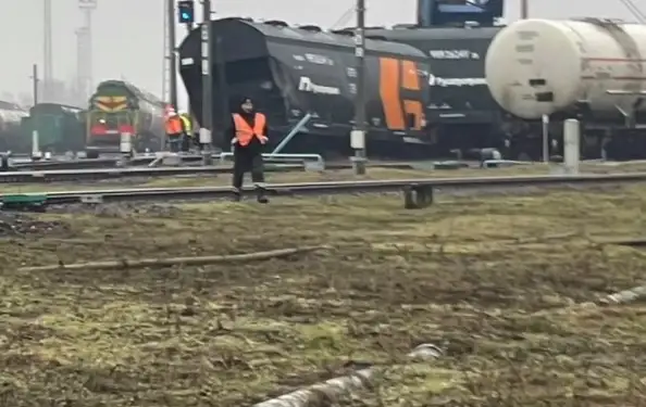 Naktī uz sestdienu vagonu parkā no sliedēm nogājis vilciens ar Krievijas graudiem