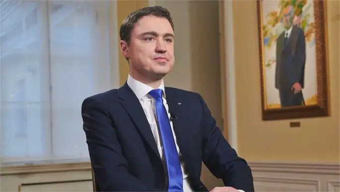Международный скандал. Полиция сняла с самолета бывшего экс-премьера Эстонии — был пьян