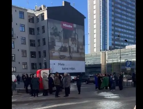 В самом центре Риги эвакуирован торговый центр. А что произошло?