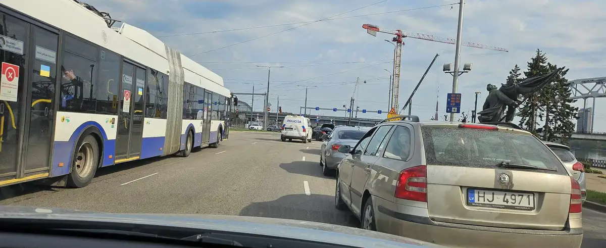Большая пробка возле Центрального рынка. Две полосы временно перекрыты (ФОТО)