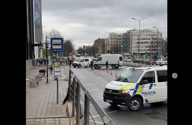 Не эвакуация, а представление: как у Stockmann в центре Риги бомбу искали. ВИДЕО