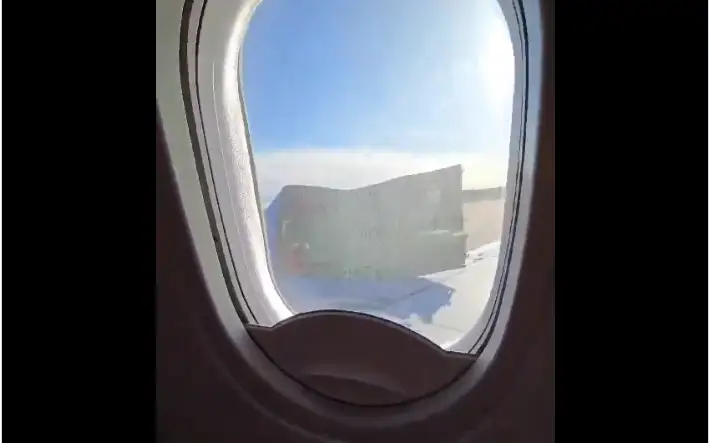 Очередное ЧП с Boeing: во время полета оторвалась обшивка двигателя (ВИДЕО)