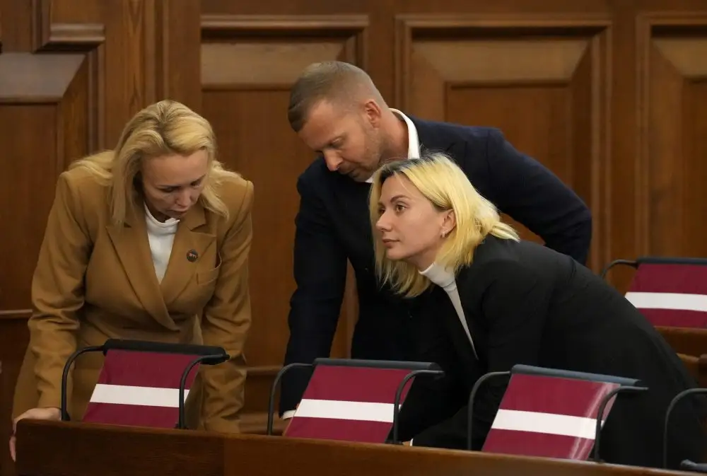 Opozīcija rosina noteikt kriminālatbildību valsts augstākajām amatpersonām par kaitniecisku darbību vai bezdarbību