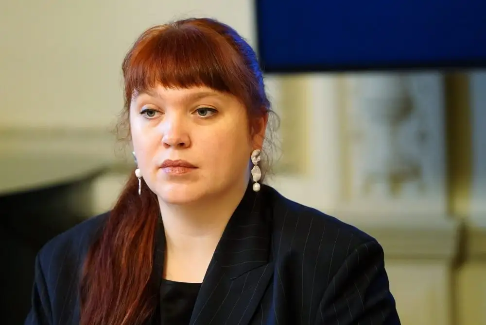 Kultūras ministre atkāpjas no amata