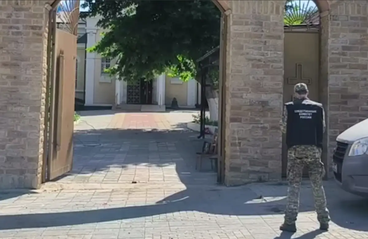 Нападение на православные церкви и синагоги: убит настоятель Покровского храма