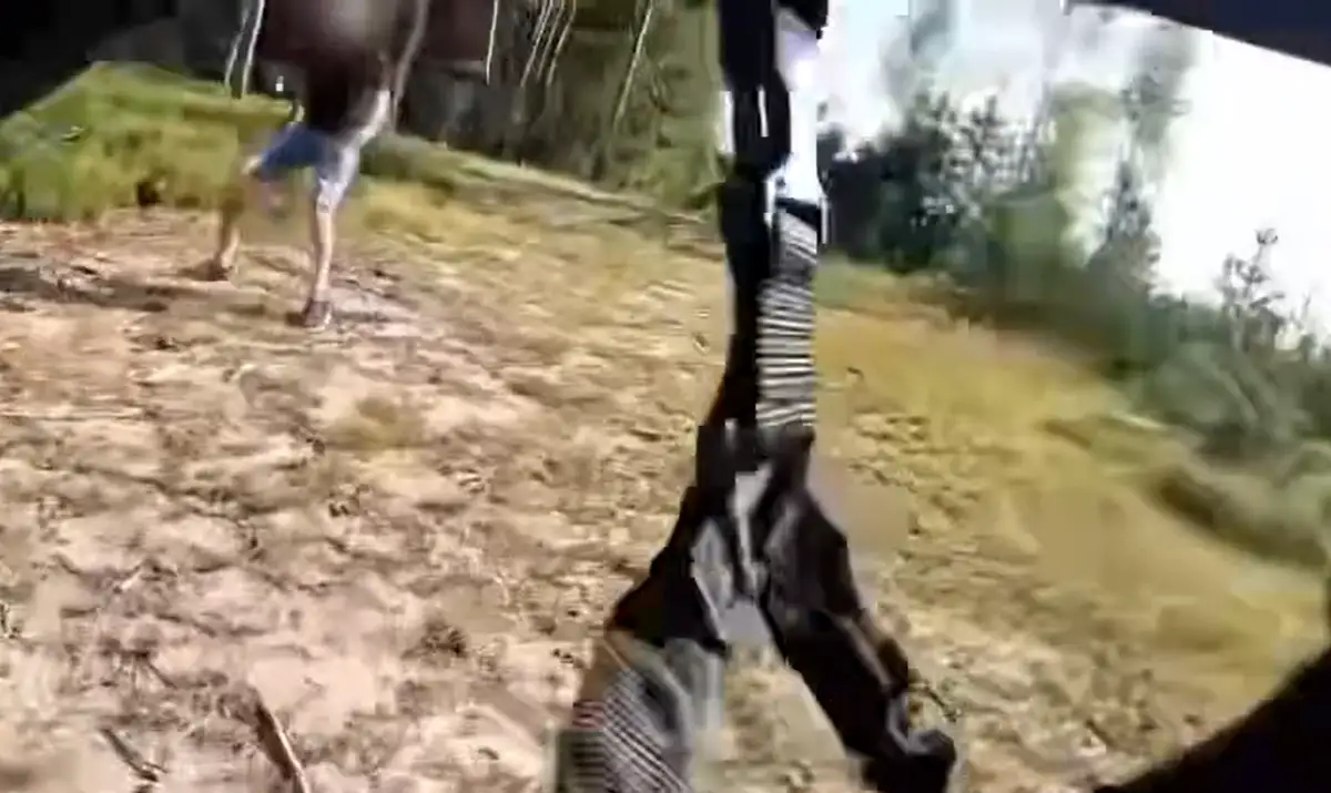 Полиция нашла в лесу под Ригой тайник с наркотиками. ВИДЕО