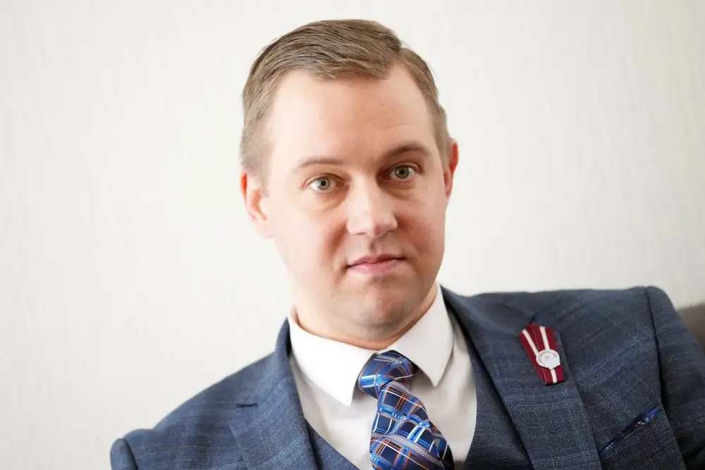 Rokpelnis: Deputātu kompensāciju atcelšanas iniciatīvu, iespējams, paspēs izskatīt vēl šī Saeima