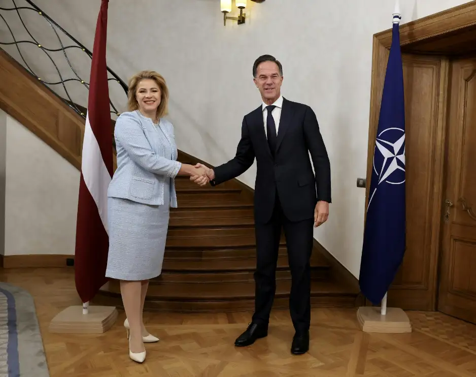 Premjere: NATO arī turpmāk būs Latvijas drošības garants