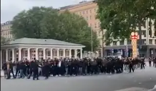 После вчерашнего футбола в Риге подрались фанаты (ВИДЕО)