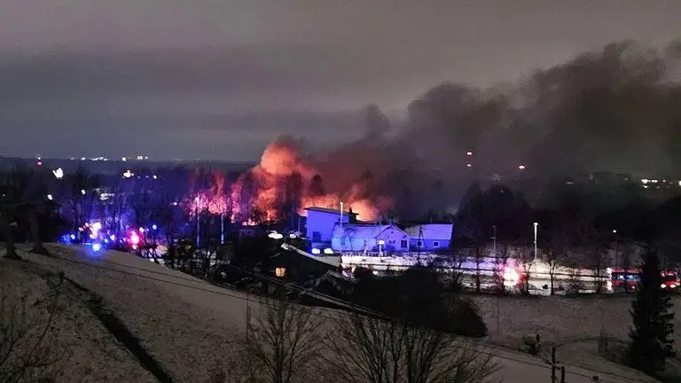В Вильнюсе самолет упал на жилой дом: подробности (ВИДЕО)
