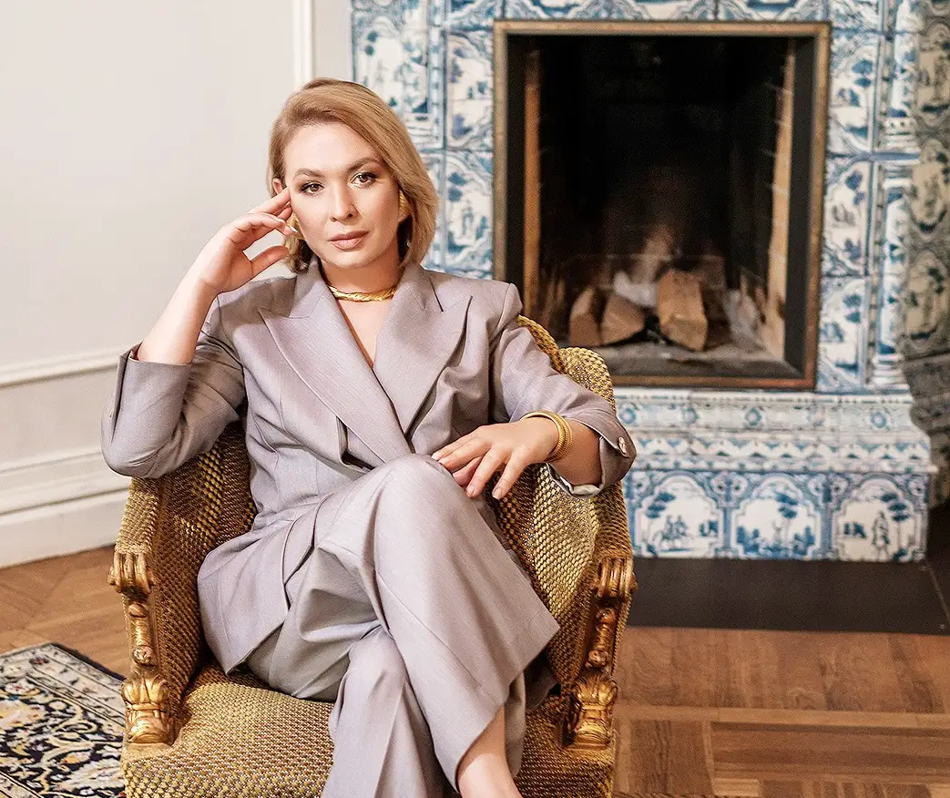Елена Тонова: «Я сама создаю вокруг себя тот мир, в котором, может быть, хотела бы поселиться!»