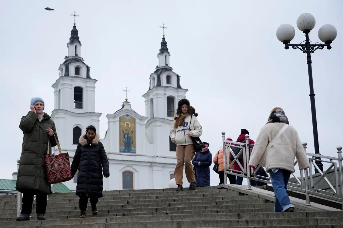 «Танцуют в магазинах на костях» и «У тебя одна политика в голове!»: поездки в Белоруссию — цена вопроса