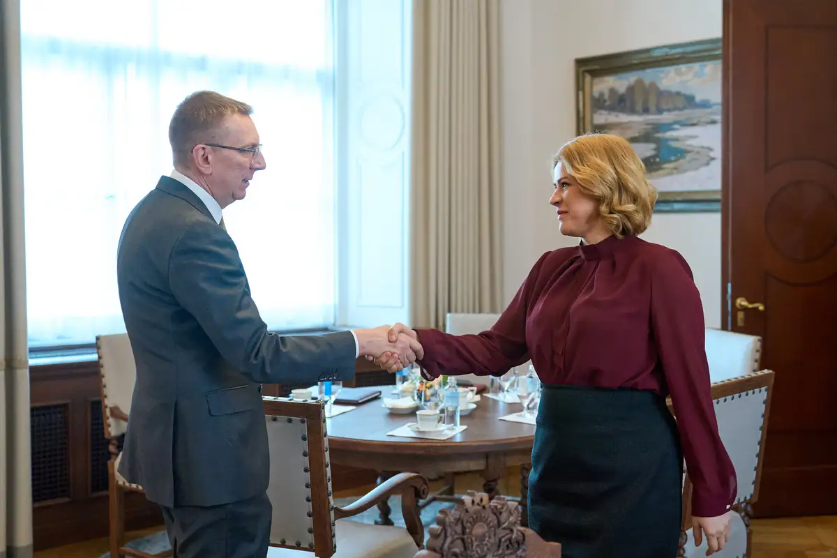 Rinkēvičs: Pabalstu celšana, veselības aprūpes un mājokļu pieejamība būtu labs sākums demogrāfiskās krīzes apturēšanai