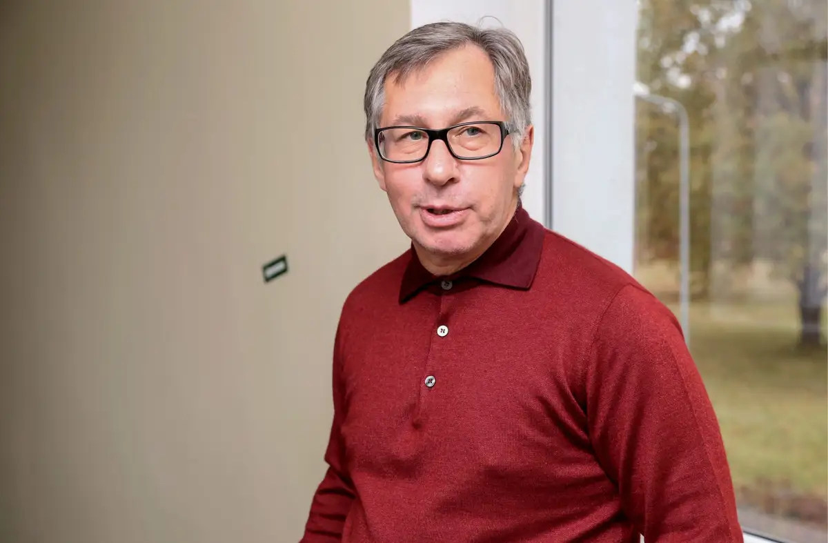 Jautājums par ieilgušo darbu pie pilsonības atņemšanas Avenam pagaidām paliek bez publiska skaidrojuma
