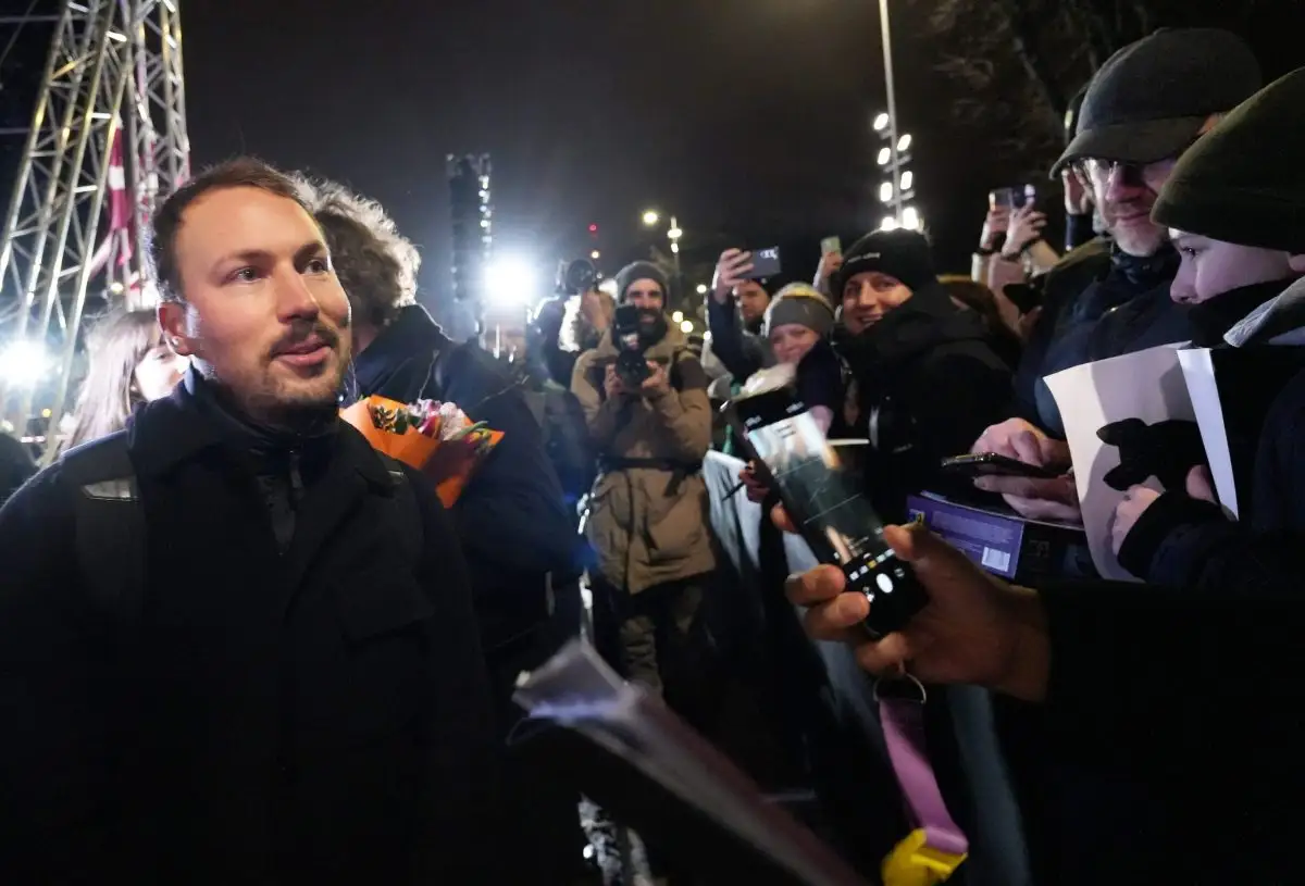 Где президент, где премьер и министры? Латвийцы — о ночной встрече «Оскара» в центре Риги