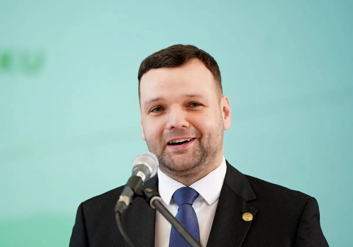 Labklājības ministrs neizslēdz iespēju bāzes pensijas ieviešanai celt pievienotās vērtības nodokli