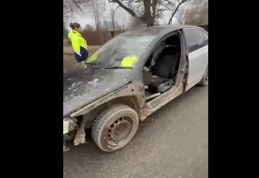 Без дверей и сидений: под Лимбажи полиция задержала «половину автомобиля». ВИДЕО