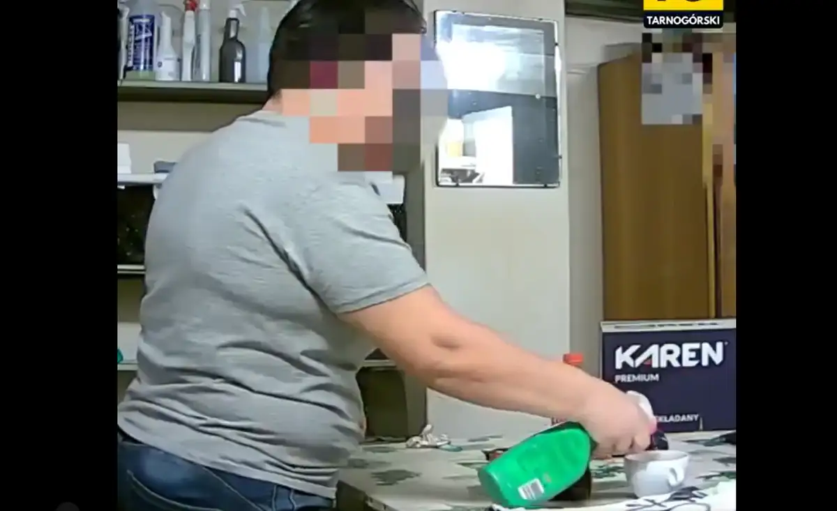 В Польше сотрудница клининговой компании систематически травила коллегу химикатами. ВИДЕО