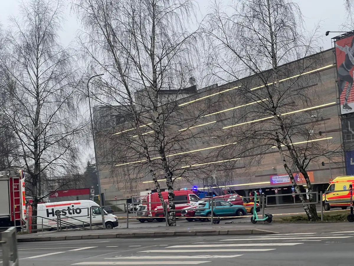 В т\ц Olimpija прорвало трубу с углекислым газом. Проведена эвакуация (ДОПОЛНЕНО)