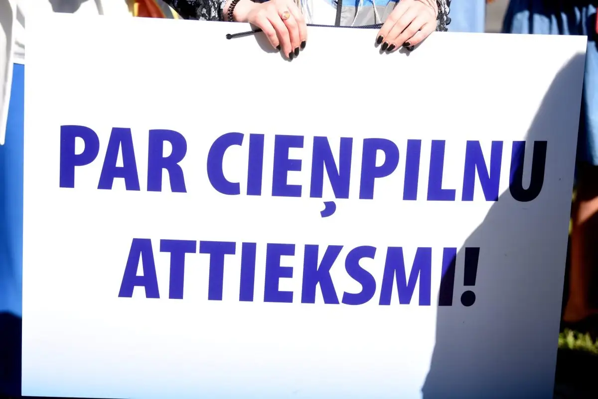 Arodbiedrība: Birokrātijas mazināšana nedrīkst beigties ar ierindas darbinieku atlaišanu