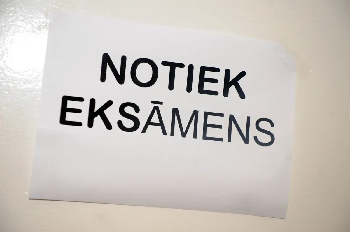 Ответы в работах дописал посторонний: директор школы наказана