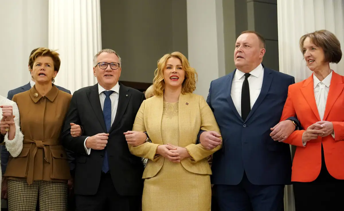 Sarunas par valdības izveidi turpinās četru partiju lokā, aicinot JV un izslēdzot «Progresīvos»