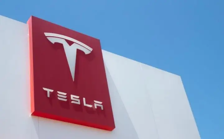 Трамп угрожает продать Tesla