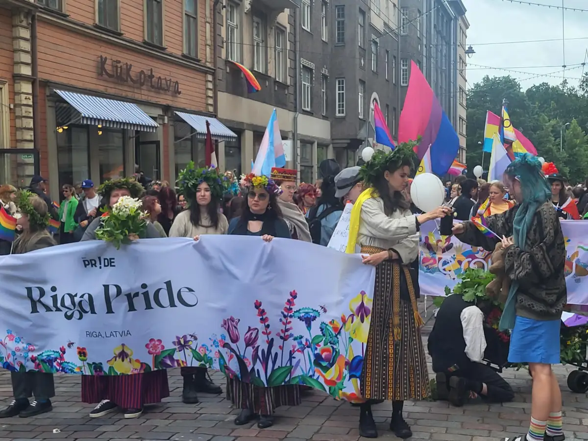 В Риге прошёл ежегодный прайд; без протестов, впрочем, не обошлось (ФОТО, ВИДЕО)