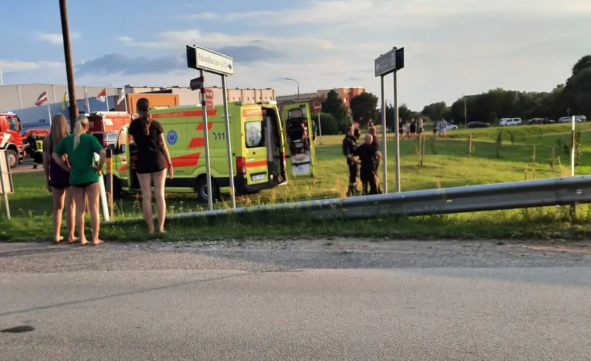 В Гробини нетрезвая женщина буквально скатилась в реку