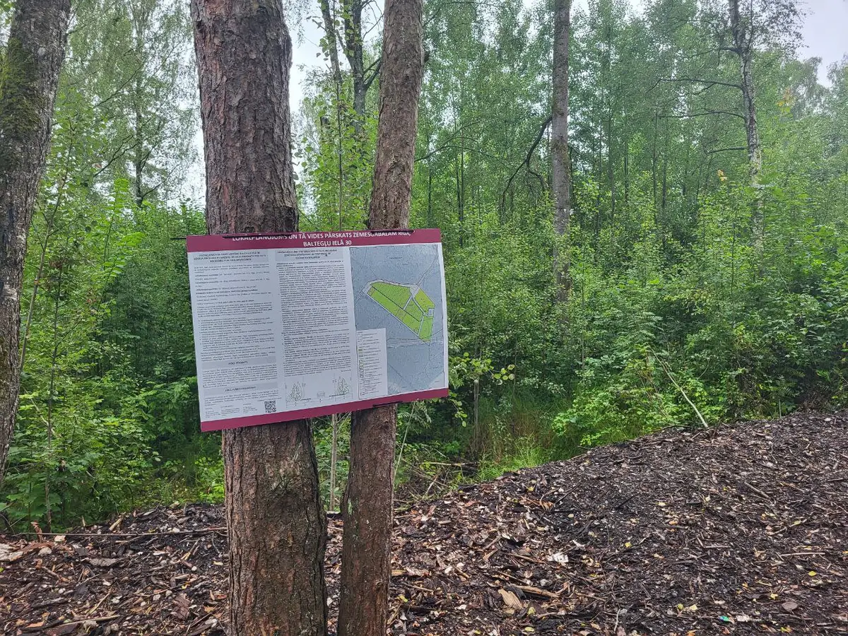 Rīgas domes Pilsētas attīstības komitejas deputāti pretrunīgi nobalso par privātās kapsētas un krematorijas ieceri
